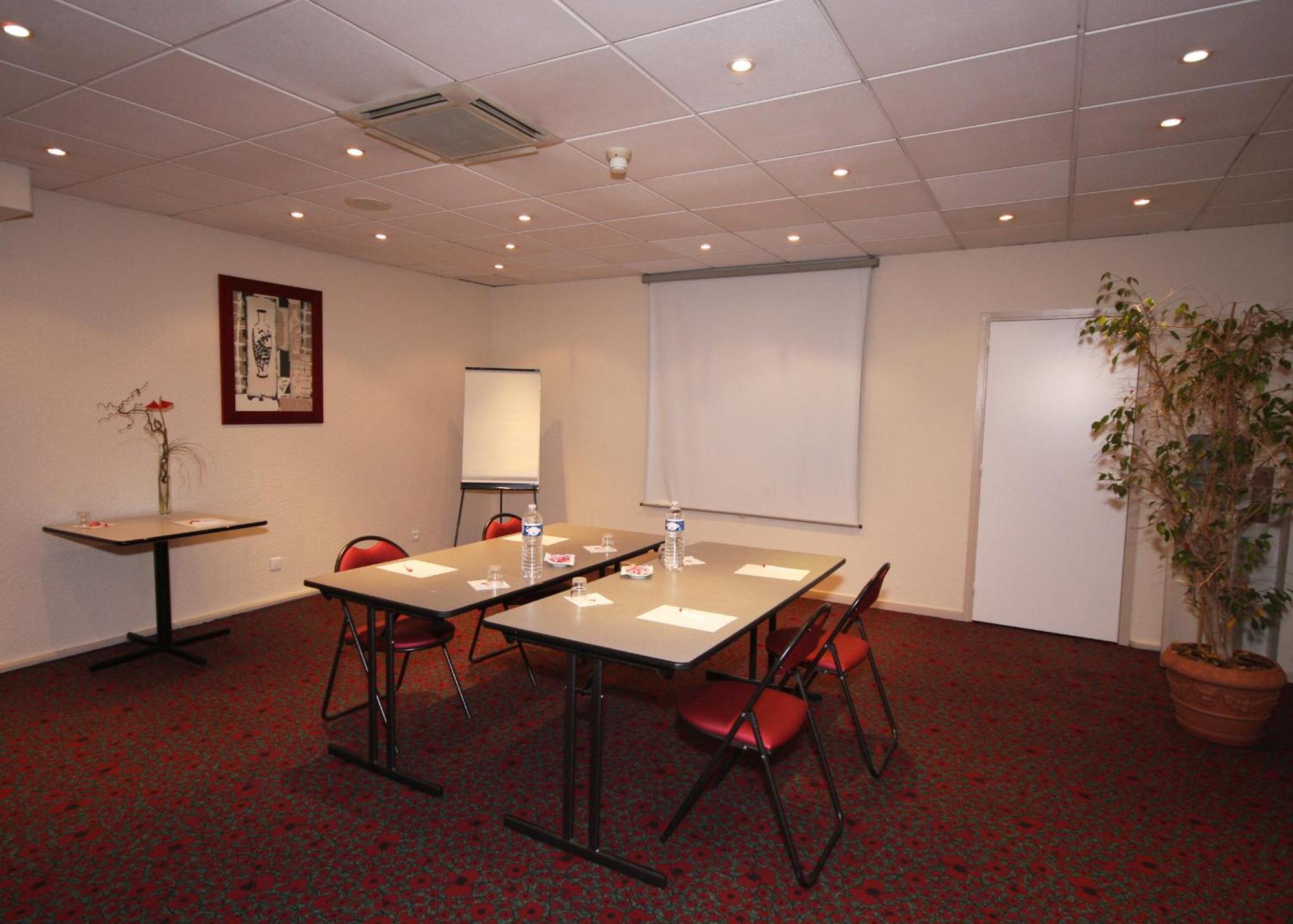 Ibis Clermont Ferrand Sud Herbet Exteriér fotografie