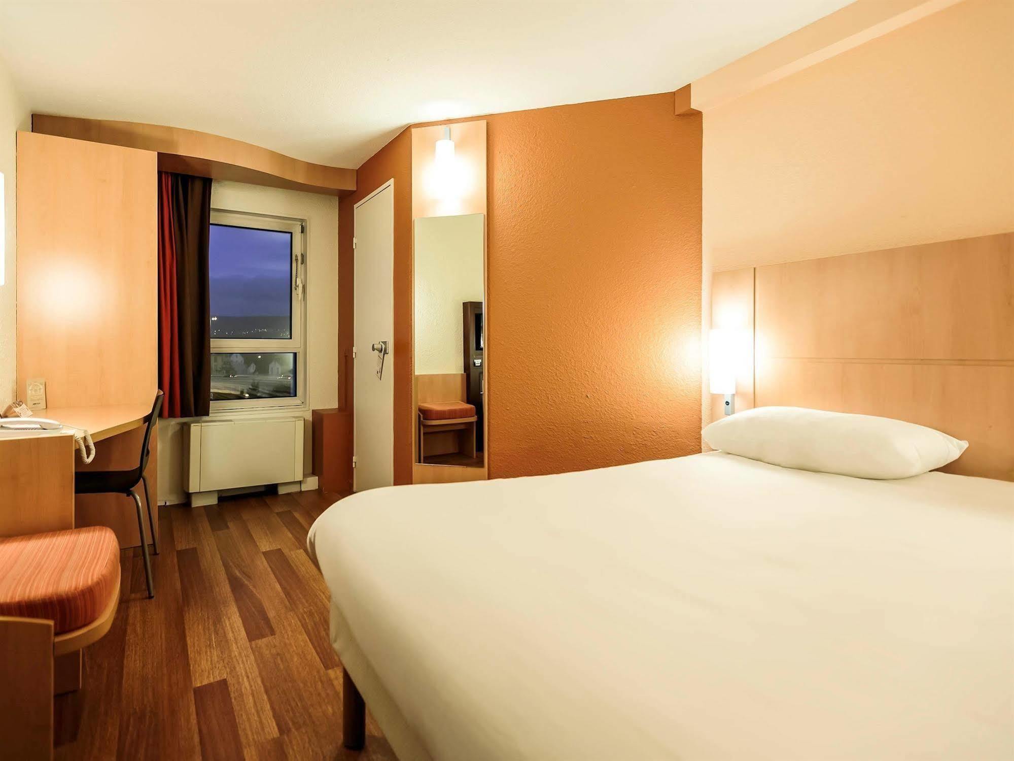 Ibis Clermont Ferrand Sud Herbet Exteriér fotografie